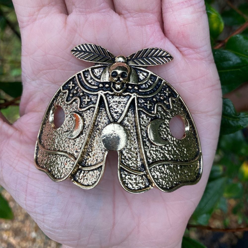 Gothic Death Moth Hair Accessory Antique Gold Tone Engraved Details - Picture 2 of 4